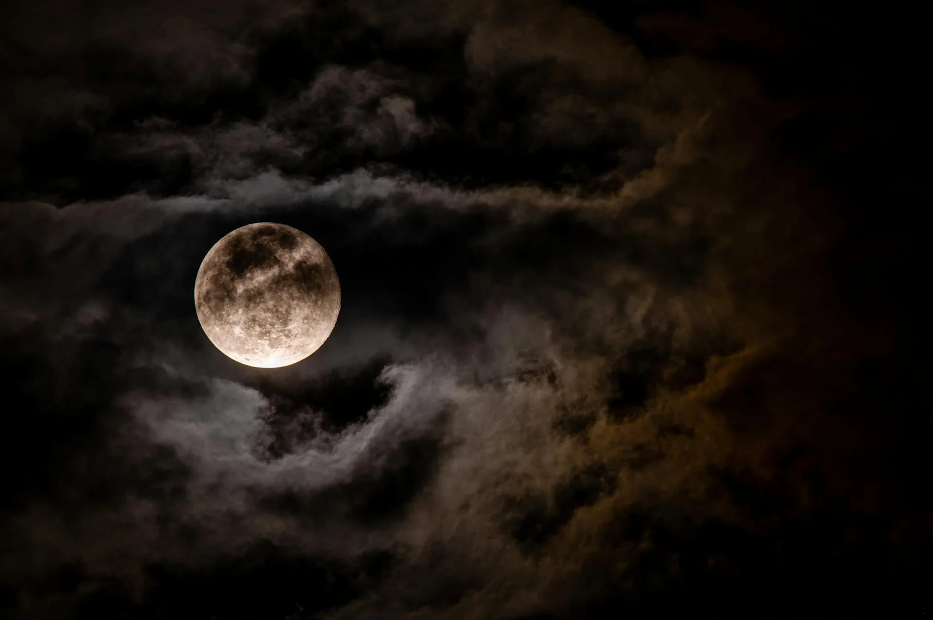 Il vostro segno lunare: Il mondo emotivo nascosto dentro di voi