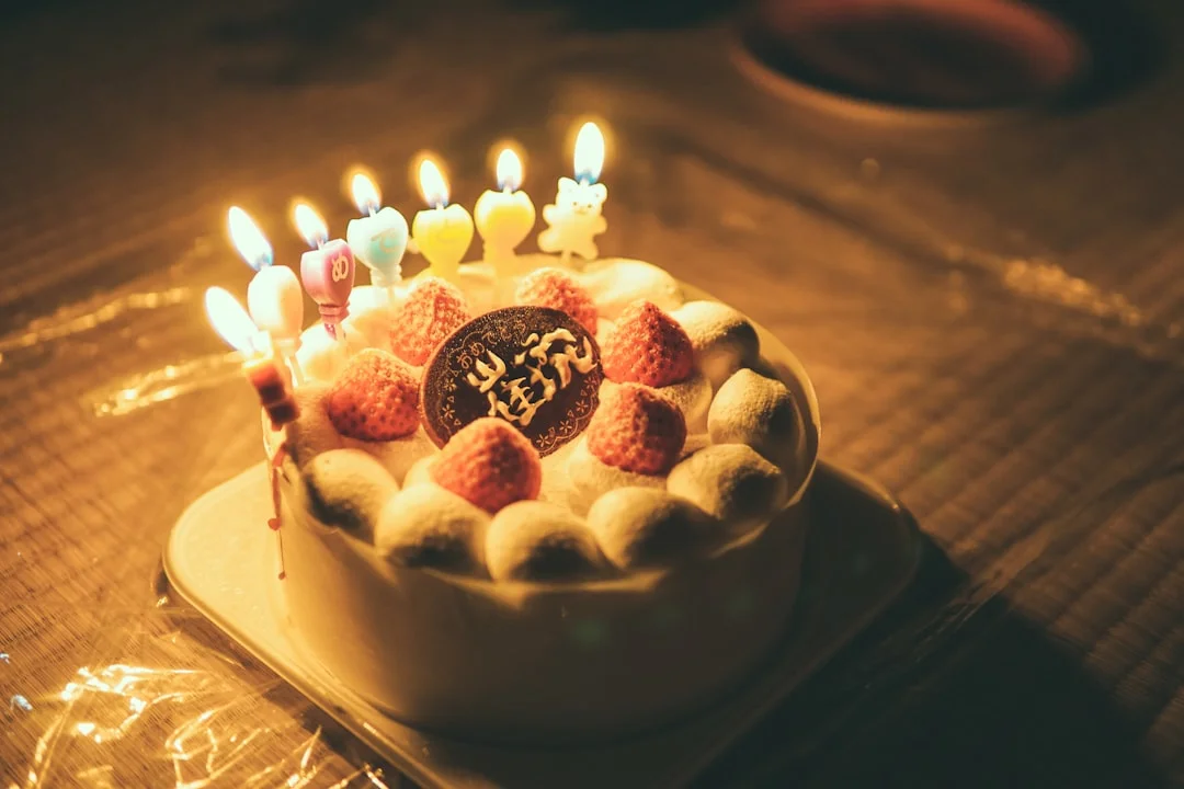 Velas de cumpleaños como símbolo del significado de la fecha de nacimiento
